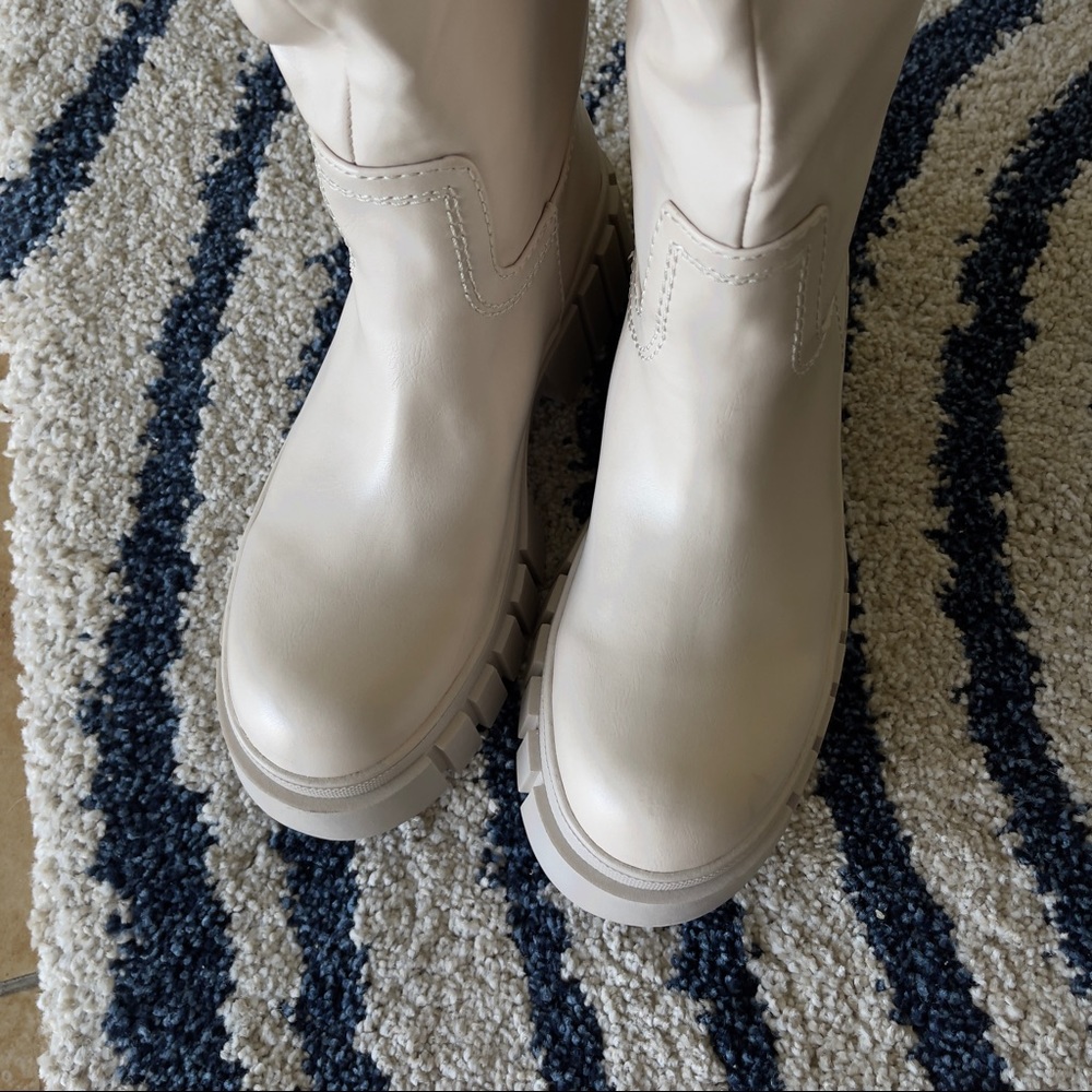 FLAT KNEE-HIGH BOOTS WITH TRACK SOLES - Picture 8 of 12